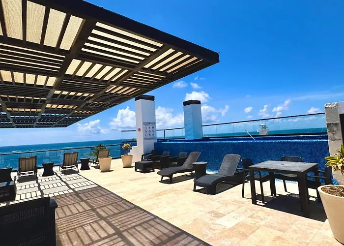 Bright Ocean View With Rooftop Pool Access Puerto Morelos