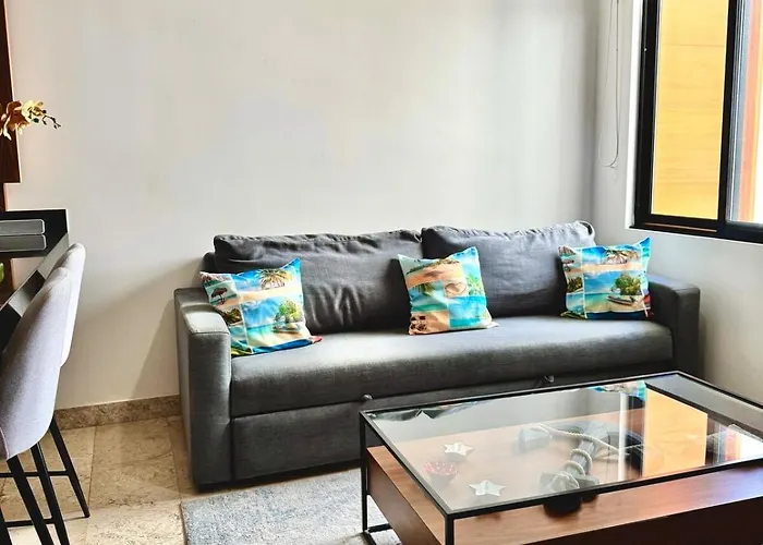 Bright Ocean View With Rooftop Pool Access Apartment