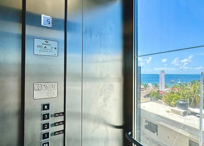Bright Ocean View With Rooftop Pool Access Puerto Morelos